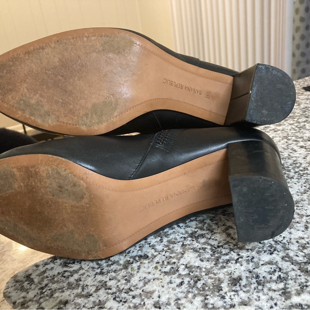 Banana Republic Womens Booties - Picture 4 of 4
